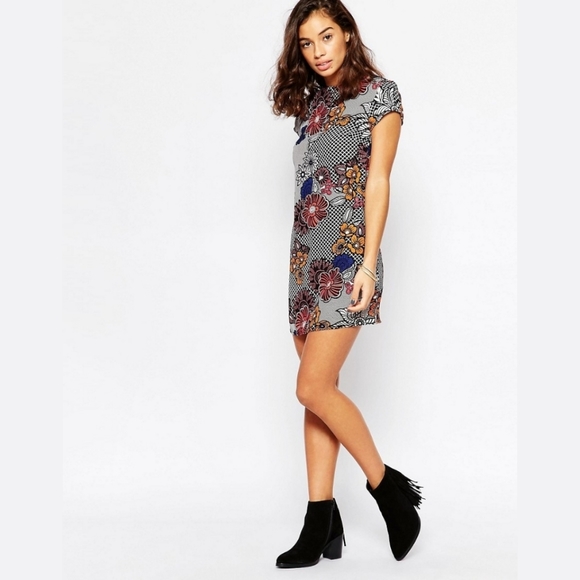 Glamorous Petite Cap Sleeve Floral Print Mini Shift Dress - Picture 2 of 11